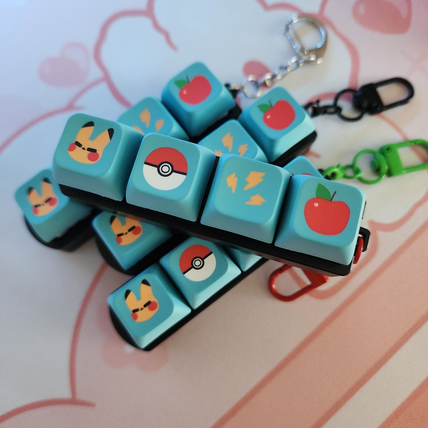 Keyboard Fidget Keychain - Electric Mouse